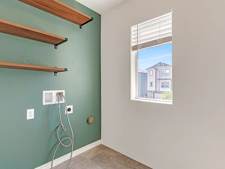 897 Technology Ct — Photo 14
