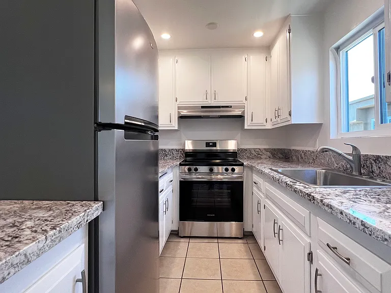 1419 S Orange Ave #15 — Photo 9