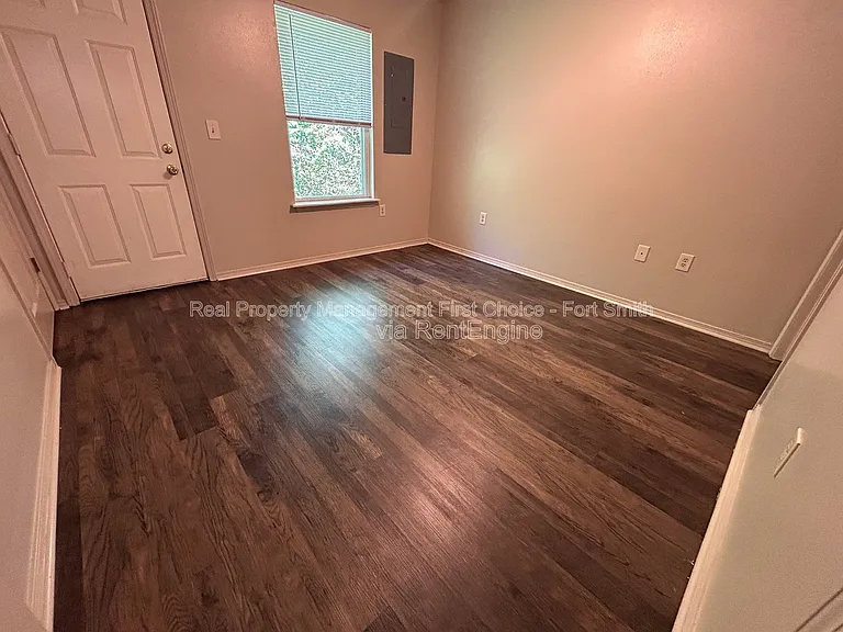 1439 Brazil St — Photo 14