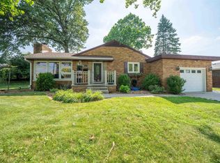 1329 Hilltop Dr, Pekin, IL