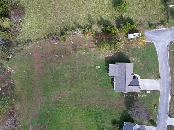 2nd image of 100 Cora Dr SE