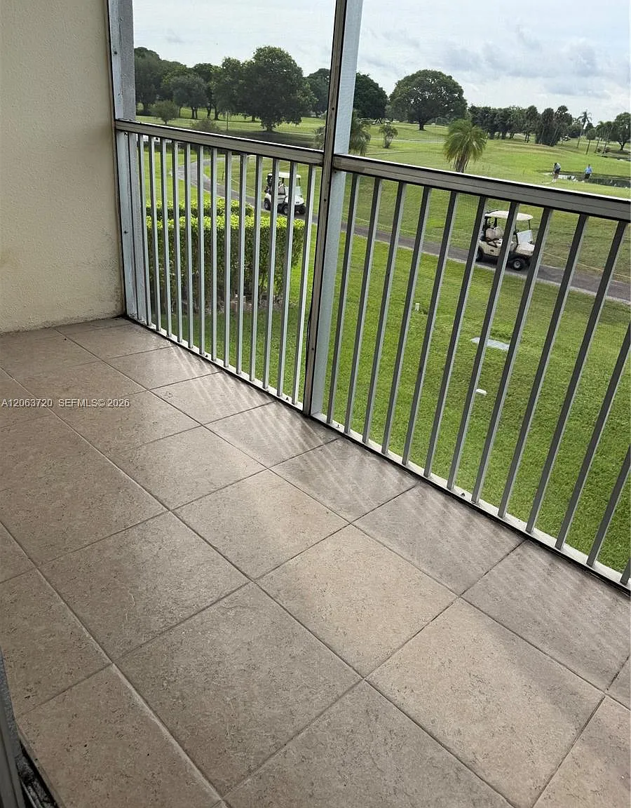 New Hampton At Century Vi — Photo 2