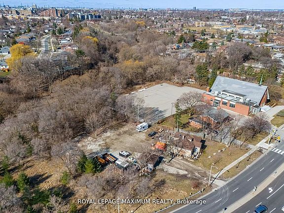 4th image of 255 Albion Rd