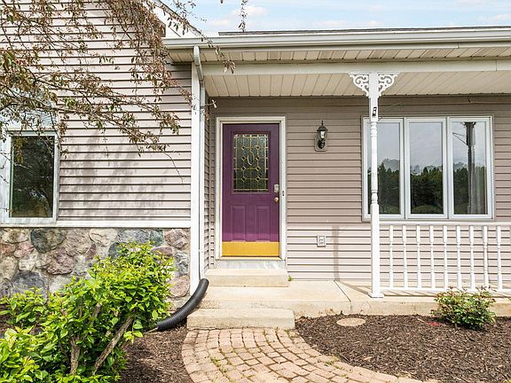 3rd image of 3569 Walnut Park Dr