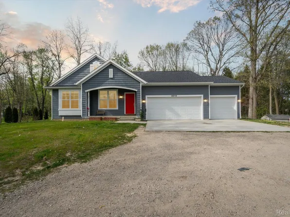 4010 Minnetonka Dr, Linden, MI 48451