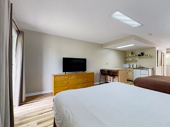 2nd image of 661 Harrison Ferry Rd #11