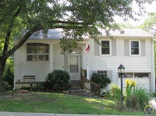 5101 SW 32nd St, Topeka, KS 66614