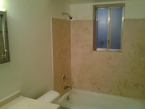 5th image of 806 Benson Ave NE