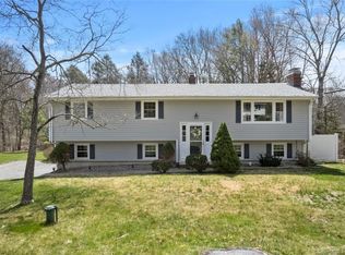 23 Valley Rd, Clinton, CT 06413