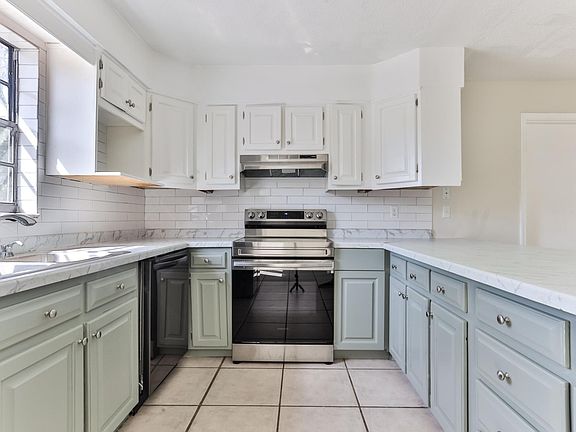 5th image of 50 Sycamore Cir