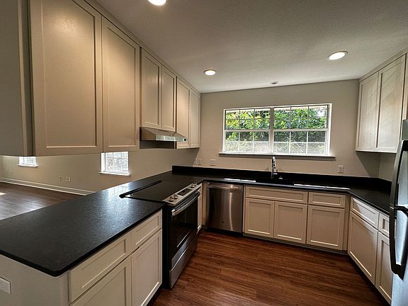 2nd image of 701 E Park Ave #708b01b80