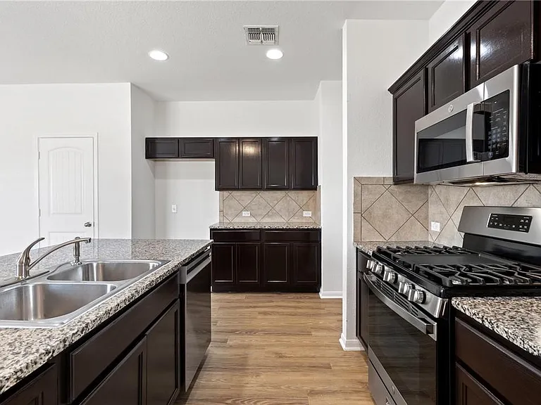 3415 Tilmon Ln — Photo 3