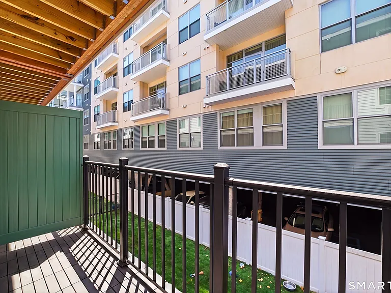 589 Bedford St #207 — Photo 9