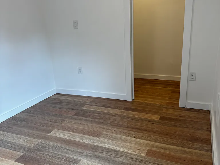 32 Main St #B — Photo 5