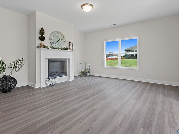2nd image of 142 Cherry Laurel Dr