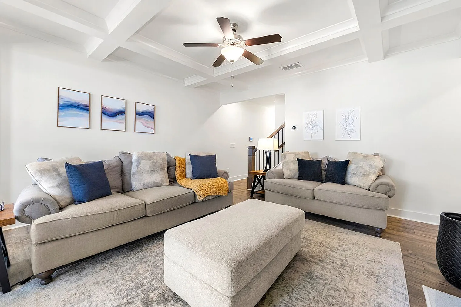 3 bed, 2.5 bath, $7,785 — Photo 2