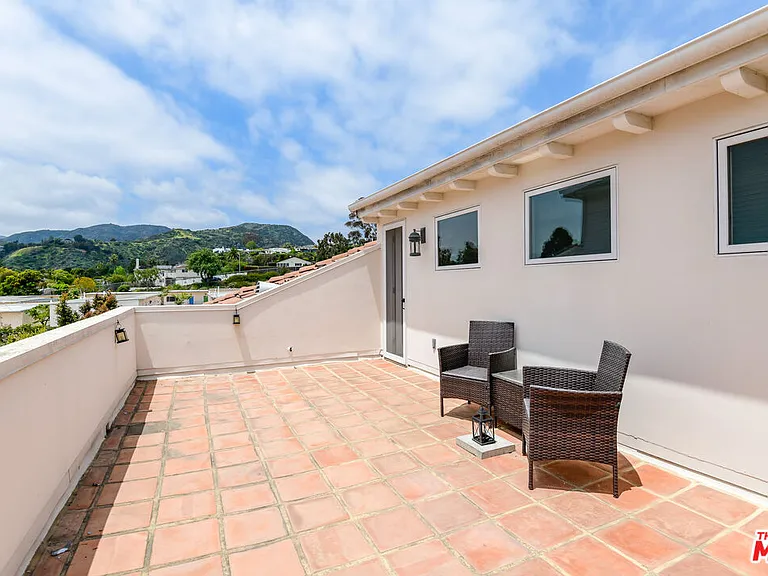 16790 Marquez Ave — Photo 29