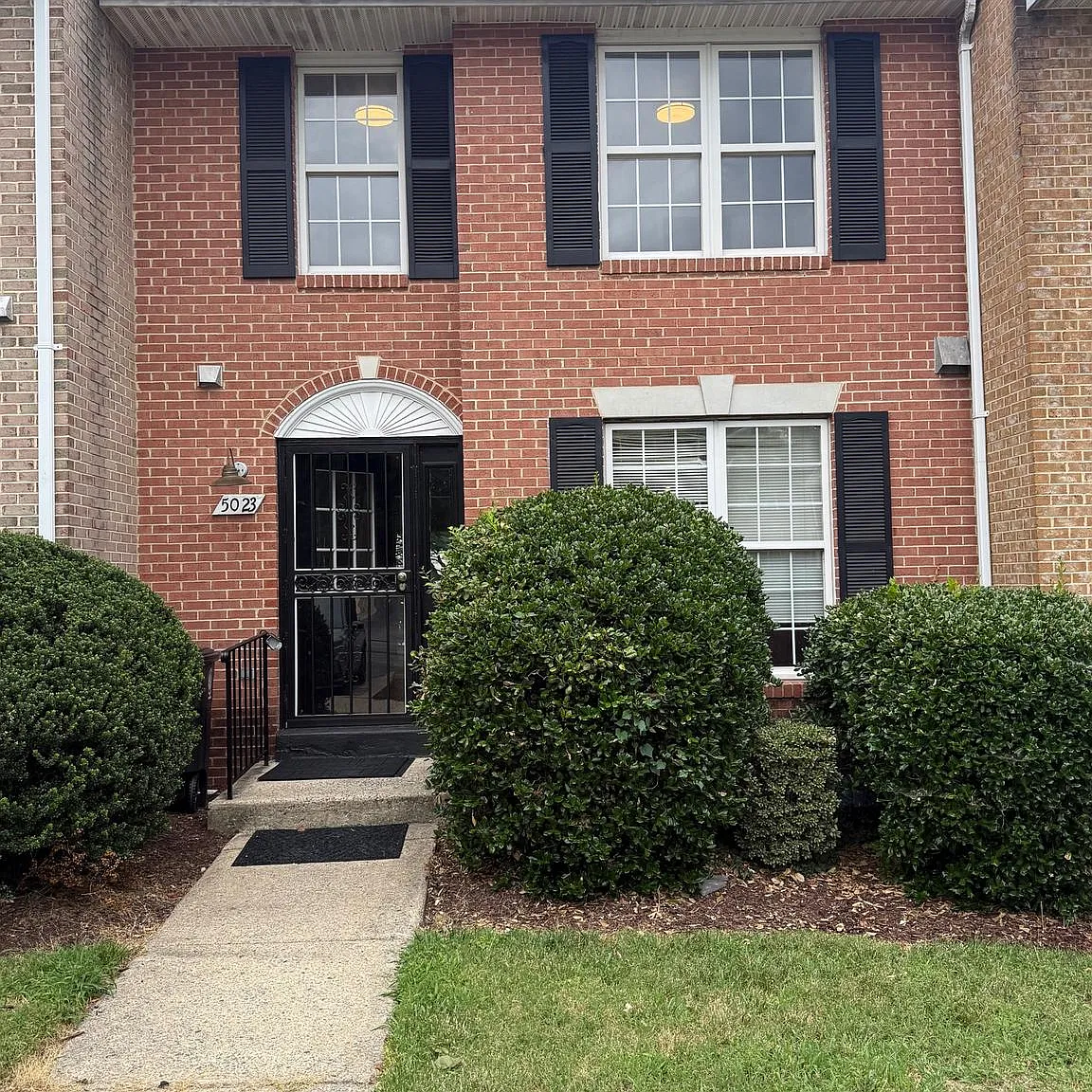 4 bed, 3.5 bath, 1424 sqft, $3,700 — Photo 2