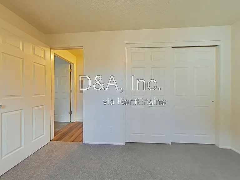 2201 NW Grant Ave #7 — Photo 7