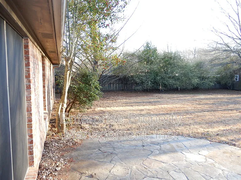 4525 Hickory Creek Dr — Photo 32