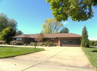 4701 Fairway Dr, Quincy, IL 62305