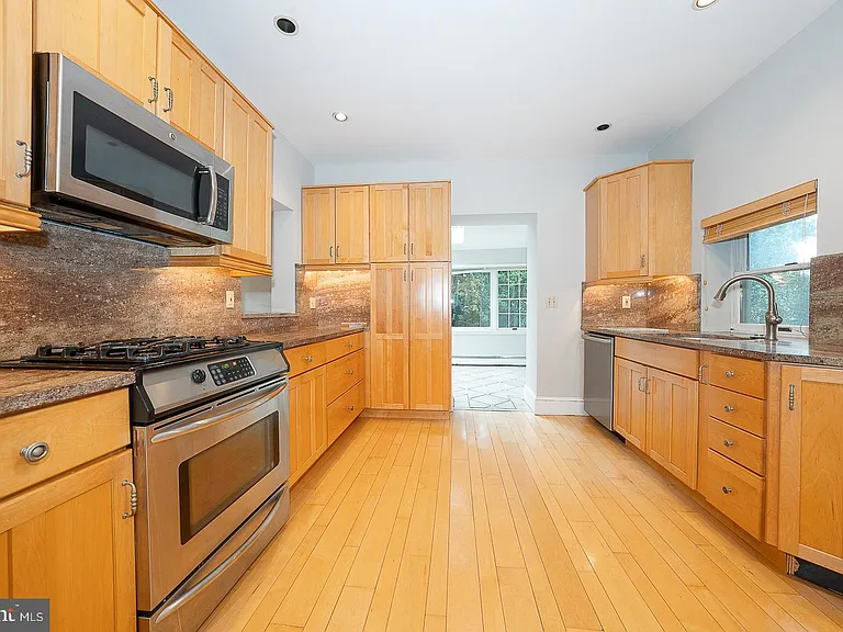 212 Elm Ter #1 — Photo 19