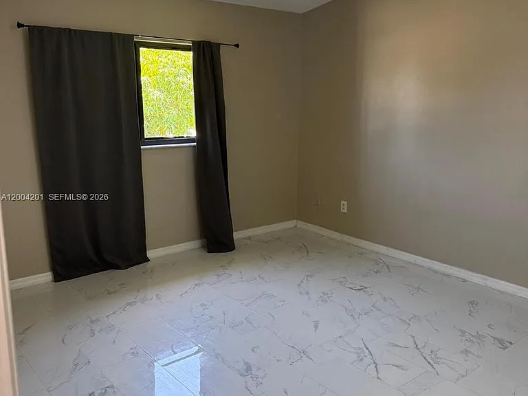 1325 SW 28th St — Photo 8