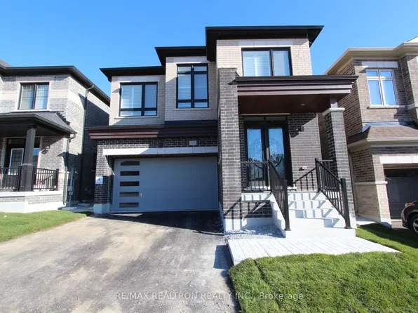 2105 Coppermine St, Oshawa, ON L1L 0T2