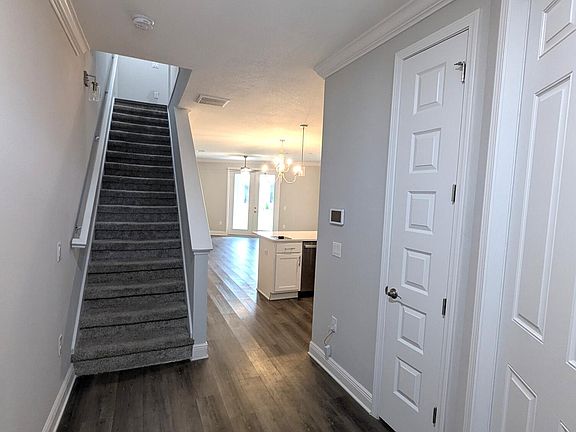 2nd image of 7151 Majestic Blvd