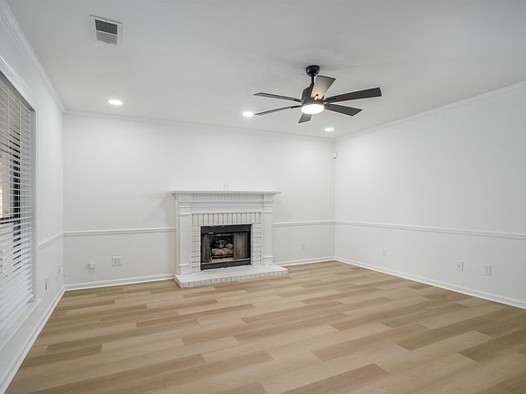 4th image of 1738 Hollow Ln
