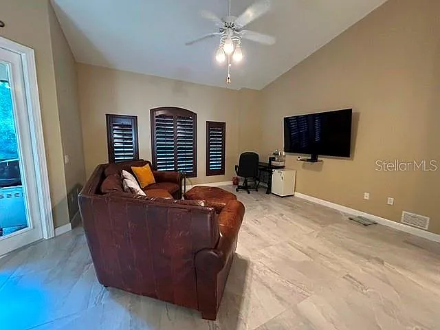 4 bed, 3.5 bath, 2719 sqft, $6,800 — Photo 4