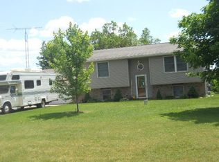 6537 S Gove Ct, Tecumseh, MI