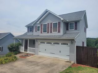 195 Eastgate Dr, Morgantown, WV 26508