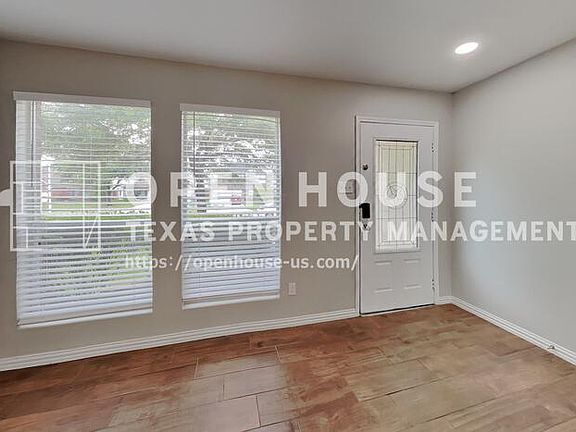 4th image of 16960 Wren Hill St