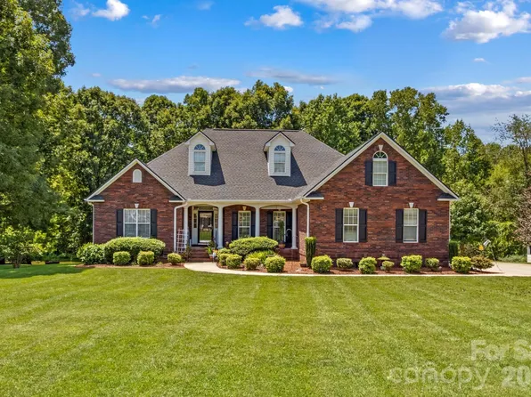 276 Falcon Crest Ln, Salisbury, NC 28147