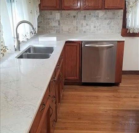 3rd image of 418 S Rural St