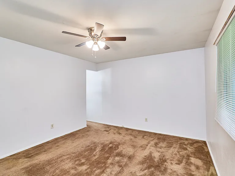 1815 Lakemont Ln — Photo 18