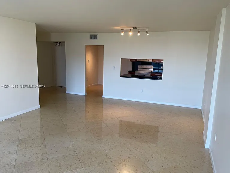 155 Ocean Lane Dr #811 — Photo 10