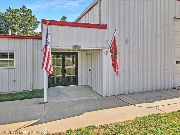 2nd image of 6814 Bear Hollow Rd