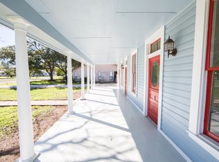 809 Vienna St, Castroville, TX 78009