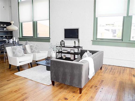 5th image of 4242 Laclede Ave APT 204