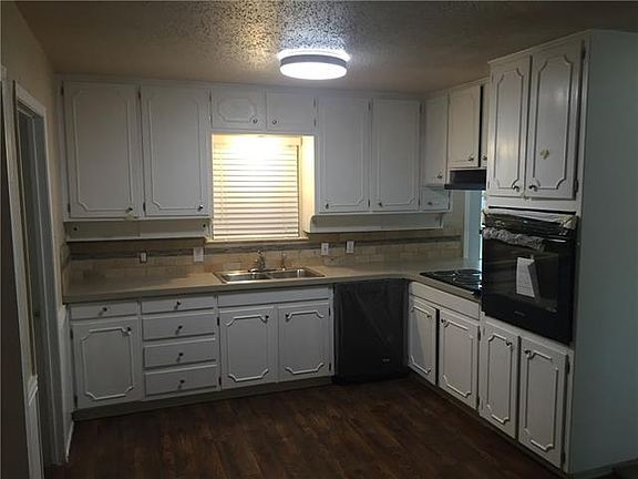 5th image of 7109 Corona Dr