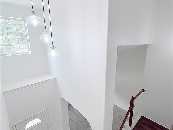 4th image of 2416 Fullerton Ave