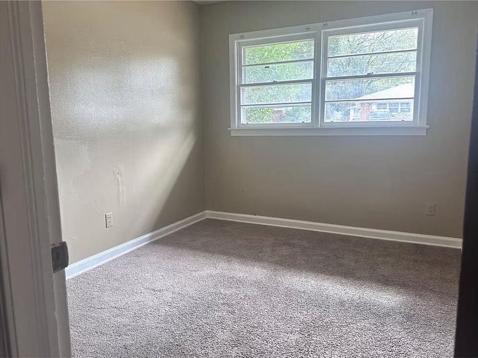 2nd image of 1831 Austin St
