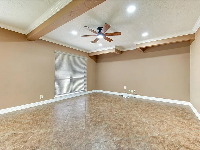 9922 Carmalee St — Photo 9