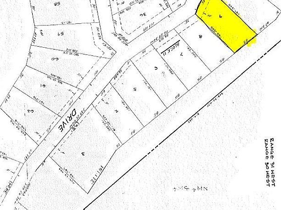 3rd image of 32 Pickering Dr