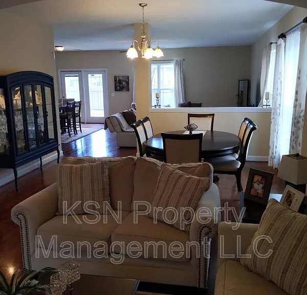 264 Pink Dogwood Ln — Photo 3