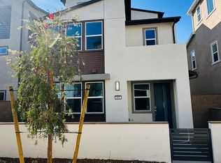 454 Lobata, Irvine, CA 92618