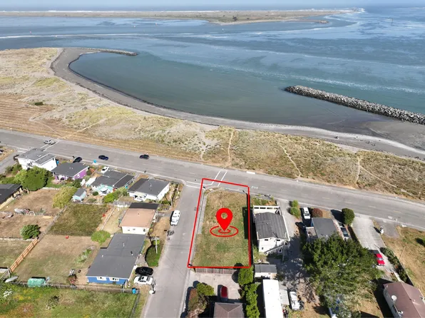 1397 Buhne Dr, Eureka, CA 95503