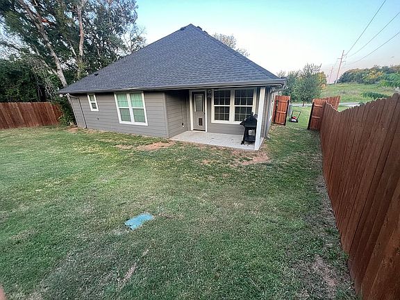 4th image of 2608 San Gabriel Dr